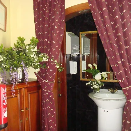 Pensao Residencial Luanda Affittacamere Tomar