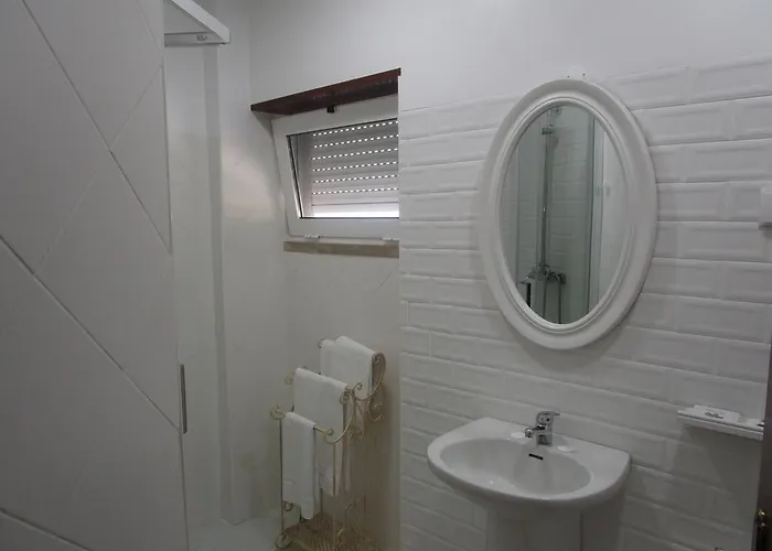 Pensao Residencial Luanda 3* トマール