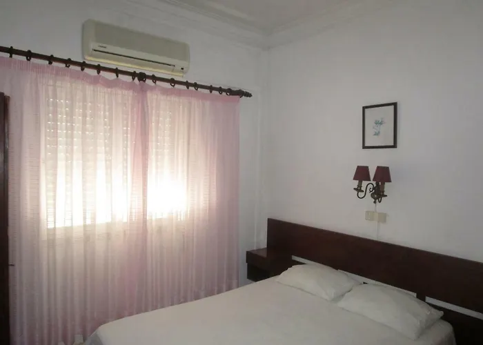 Pensao Residencial Luanda ゲストハウス トマール